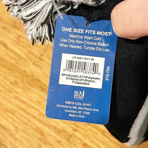 NWT! Black and White Unisex Pom-Pom Knit SPELL-Out COLORADO Kid's Beanie. OS - Picture 5 of 7